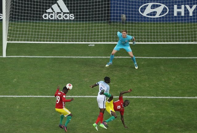 El increíble gol en contra de los ingleses en el Mundial Sub 20