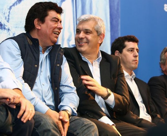 Espinoza y De Pedro le marcaron la cancha a Dominguez