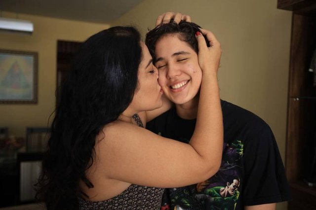 Conmovedora carta de amor de una madre a su hijo transgénero