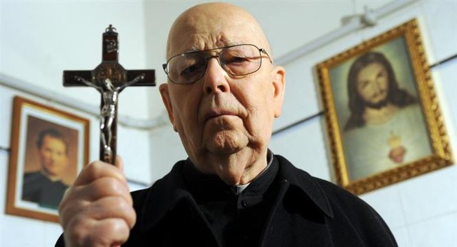 Murió el cura italiano que hizo más de 70.000 exorcismos