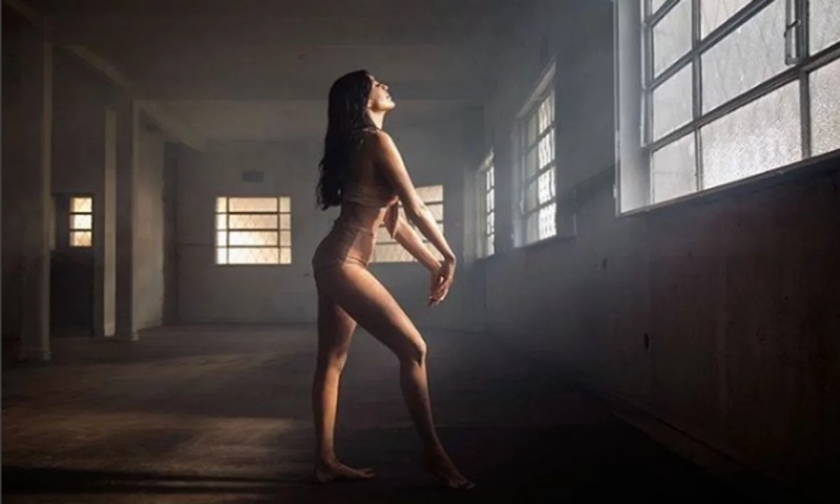 Cande Tinelli se animó a hacer topless y lo compartió en las redes sociales