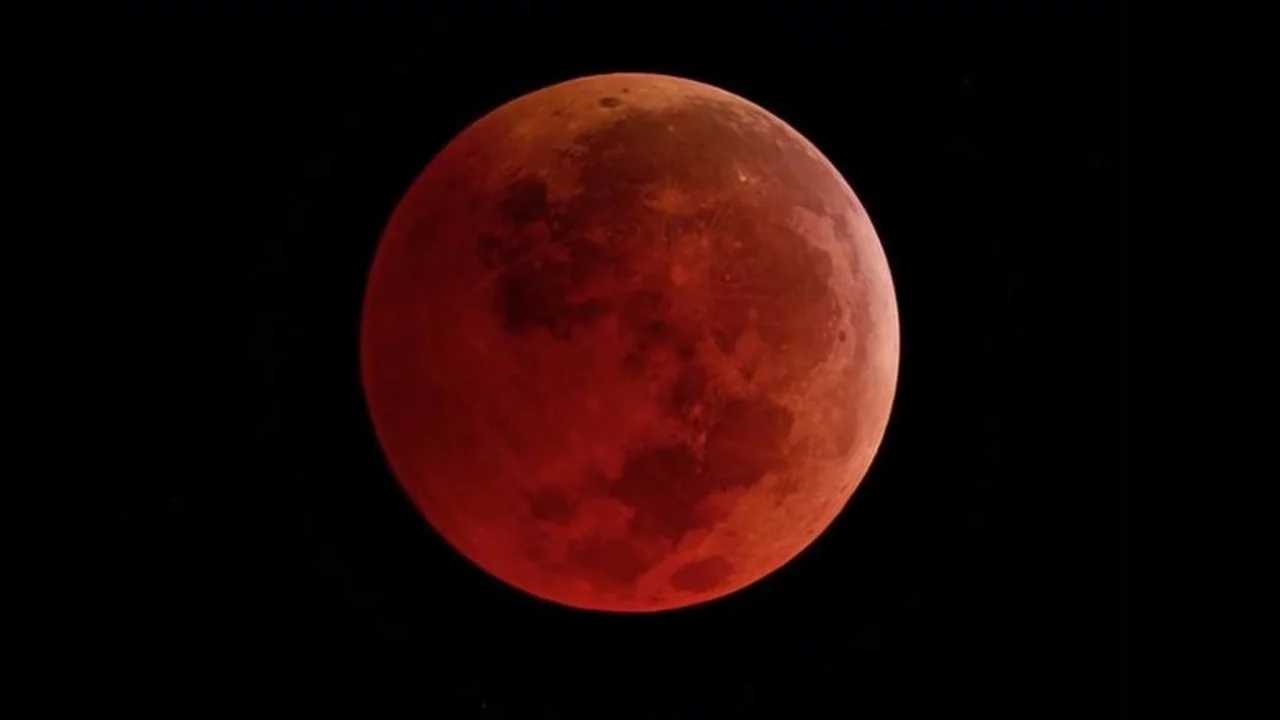 El año arranca con un eclipse total de 'superluna de sangre'