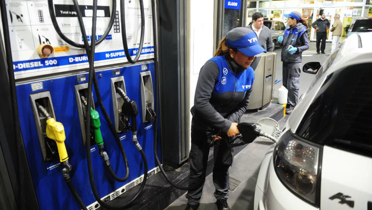 Inflación sin fin: YPF también subió el precio de las naftas