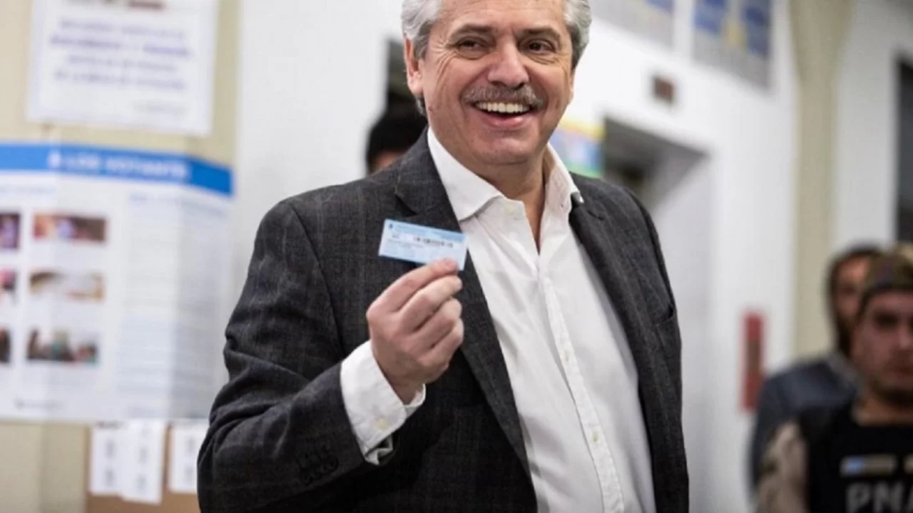 Alberto Fernández dará una clase en una universidad de Madrid