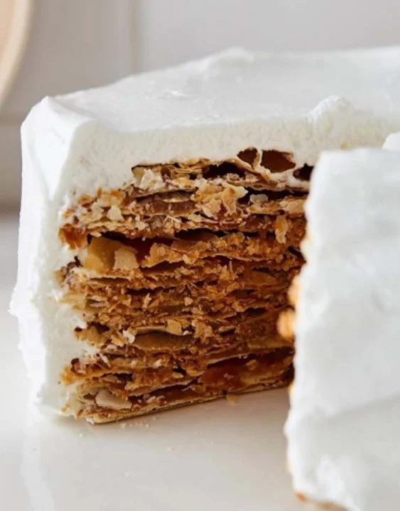 La China Suaréz le entró a una torta y lo hizo público