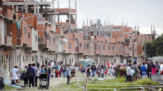 Son casi 3 millones los argentinos que viven en asentamientos informales