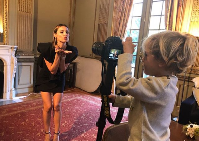 Pampita llevó a su hijo a un back... ¡y se adueñó de la cámara!