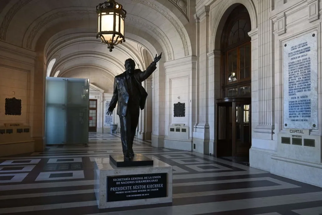 CCK: qué pasó con la estatua de Néstor y qué sucederá con el nombre