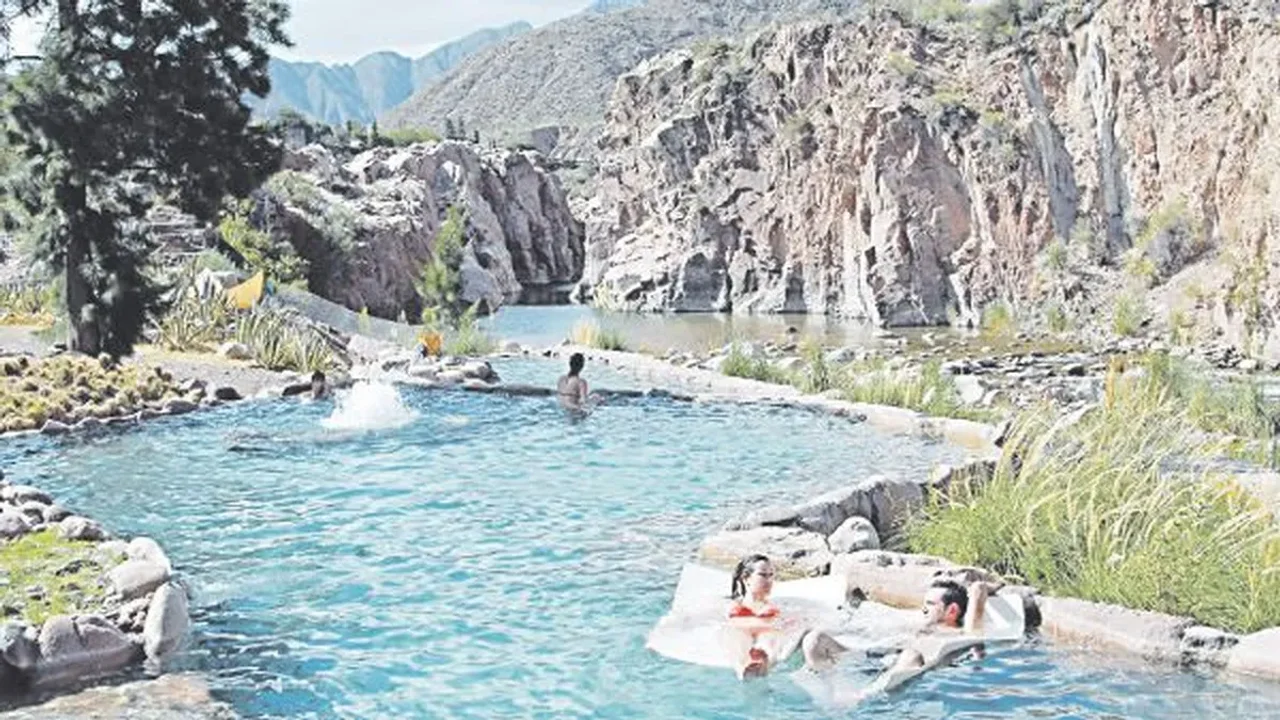 Cuáles son las 5 escapadas ideales en el invierno para ir a las termas