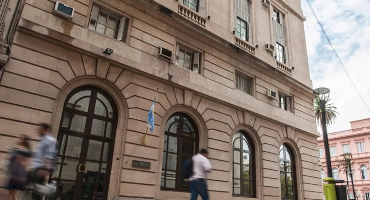 Vuelve la SIDE: ¿Una inteligencia libertaria?