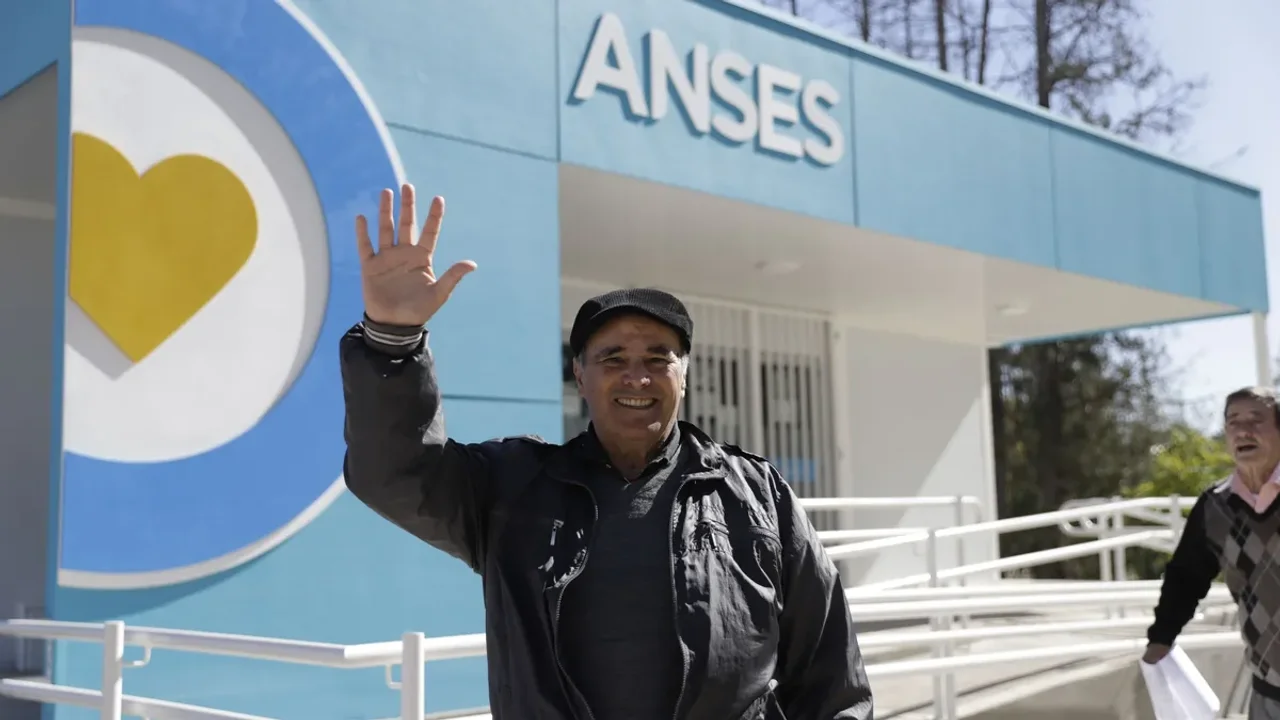 Qué extras podrían cobrar los jubilados de ANSES en diciembre 2024