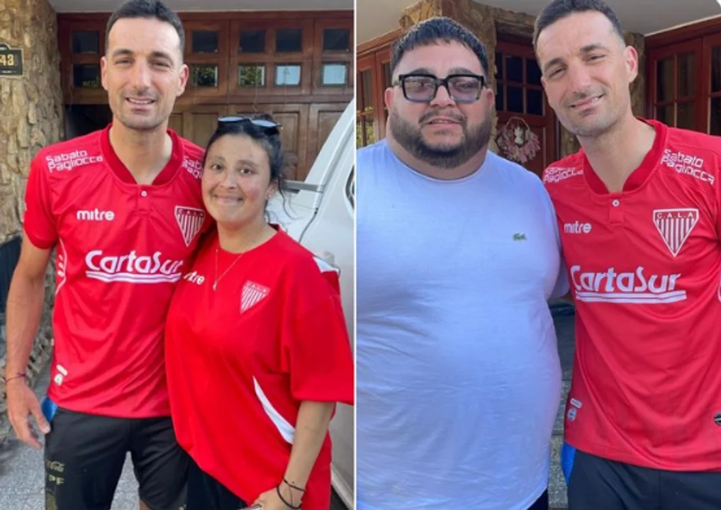 Furor: Scaloni posó con la remera de un club del ascenso
