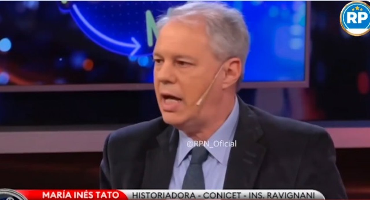 Claudio Savoia, jefe de política en Clarín y panelista de TN, trató de bajarle el precio a los muertos de Malvinas