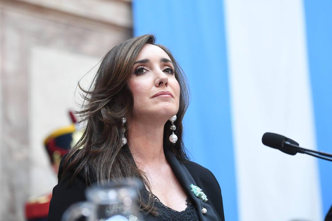 Victoria Villarruel intentó hacer un posteo cargado de épica nacionalista y las redes le recuerdan de donde viene