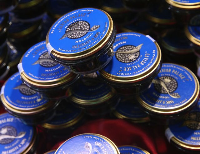 El Caviar de Osetra es uno de los más costosos. Viene del Mar Caspio