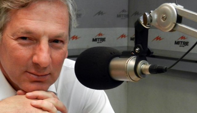 Longobardi se la agarró con el Papa para proteger a Macri
