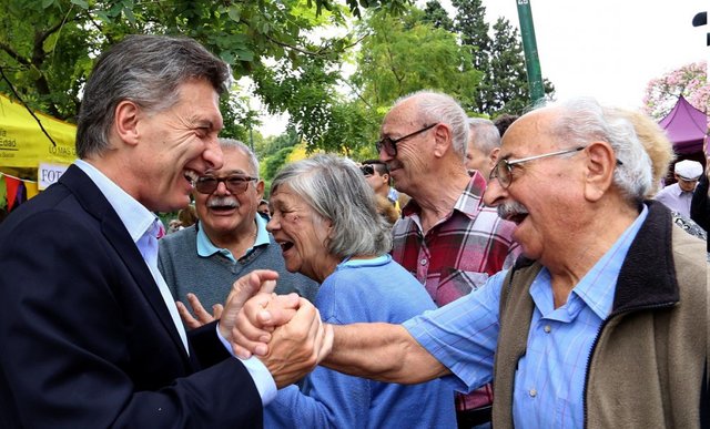 Jubilados de PAMI pueden quedarse sin descuentos en medicamentos