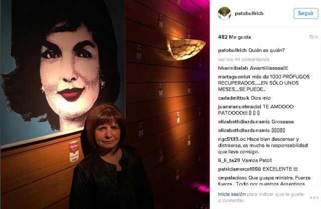 Patricia Bullrich se ve ¿parecida? a Jackie Onassis