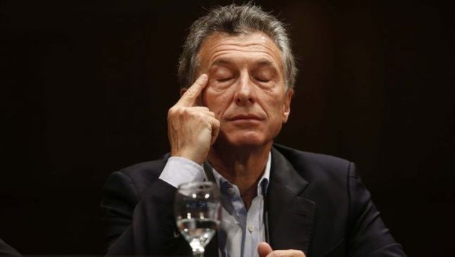 Macri hace oídos sordos a la marcha y viaja a Entre Ríos