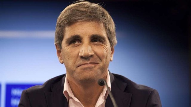 Otra vez: el gobierno emitió una millonaria deuda en pesos y dólares