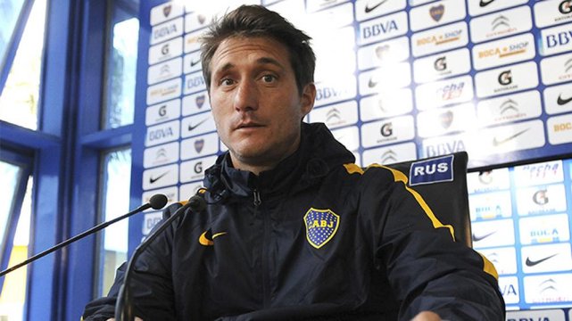 Guillermo cambió el esquema y optaría por Tevez de 9
