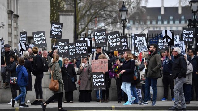 Protestas en Inglaterra y Estados Unidos por el ataque a Siria