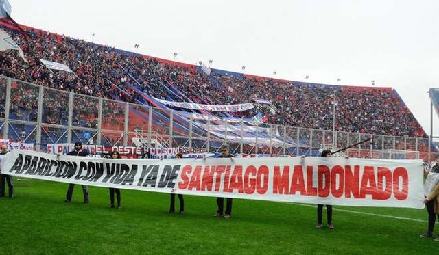 San Lorenzo también pidió por la aparición de Santiago Maldonado