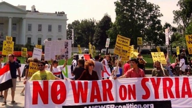 Protestas en Inglaterra y Estados Unidos por el ataque a Siria