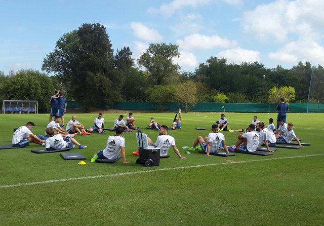 La selección de Bauza entrenó con el plantel completo