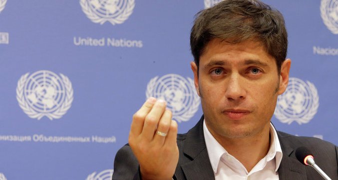 Lapidarios tuits de Kicillof contra el bono a cien años del gobierno