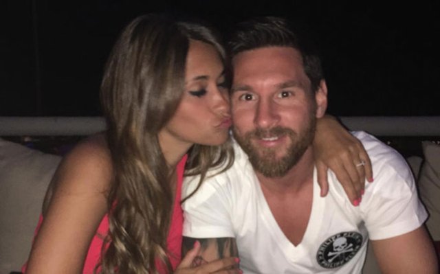 Difunden la presunta invitación al casamiento de Messi