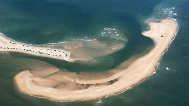 Una misteriosa nueva isla asoma y ya advierten de sus peligros