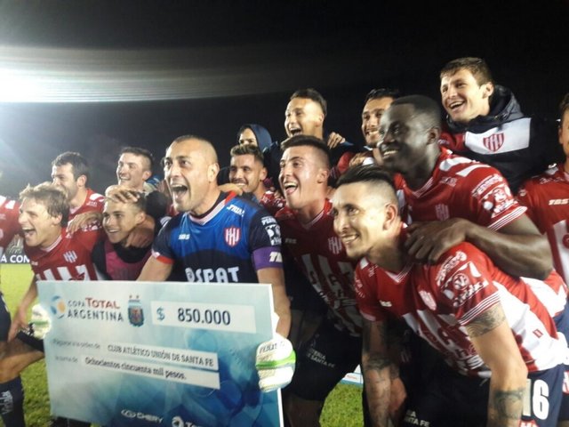 Unión eliminó a Lanús y se metió en los octavos de la Copa Argentina