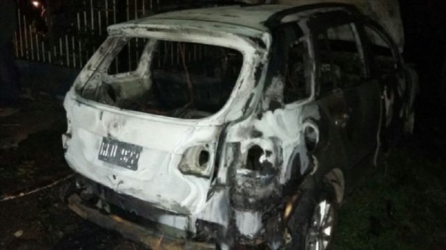 Mató a su mujer, prendió fuego un auto y se desmayó en plena calle