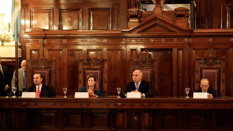 Con Fayt presente, Lorenzetti confirmó su continuidad en la Corte