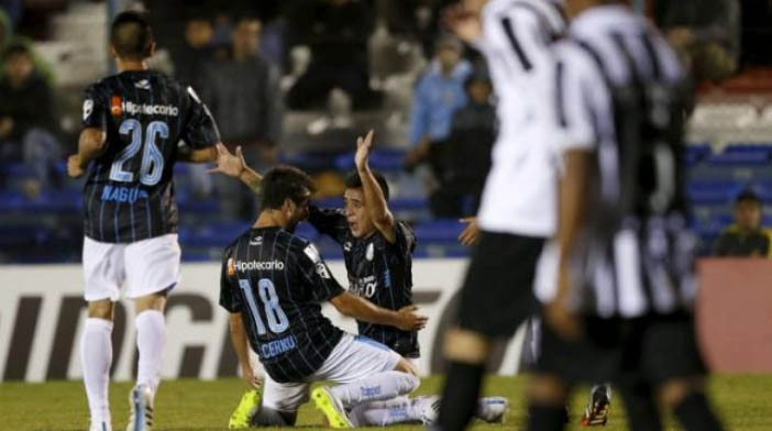 Racing eliminó a Wanderers y clasificó a cuartos de final de la Copa