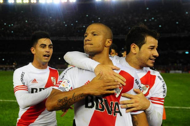 Mira la foto de los jugadores de River, con un mensaje para Boca