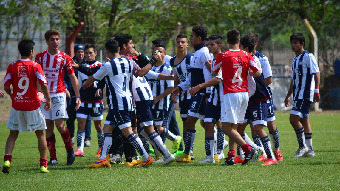 Lamentable: 42 jugadores de inferiores suspendidos