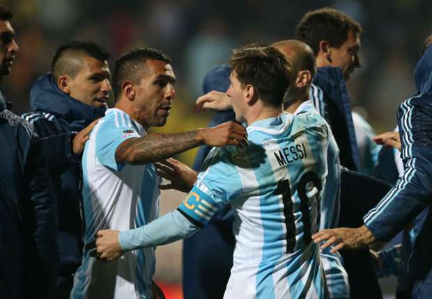 Goles de Messi y Tévez, entre los nominados al mejor del año