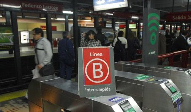 La Línea B De Subte Se Encuentra Paralizada Por ''tiempo Indeterminado ...