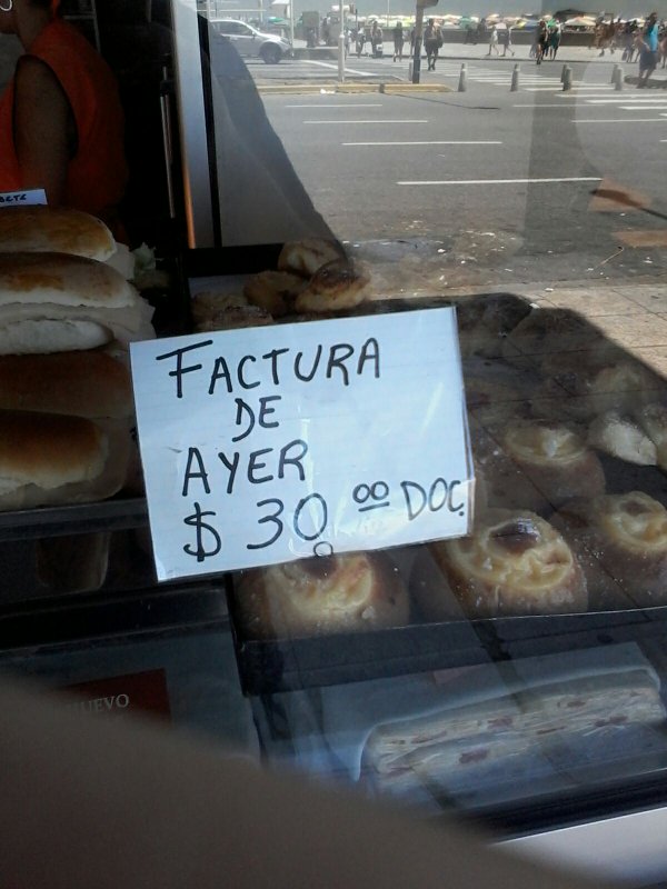 Panaderías de Mar del Plata ya venden facturas del día anterior