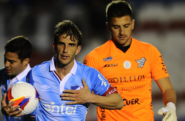 Francescoli llamó a Uruguay para destrabar el pase de Iván Alonso