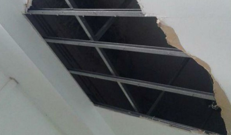 Cayó parte del techo del Hospital de Niños de La Plata