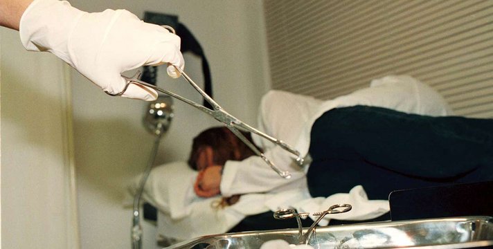 De pro-vida a pro-tortura: el médico que quiere hacer abortos sin anestesia
