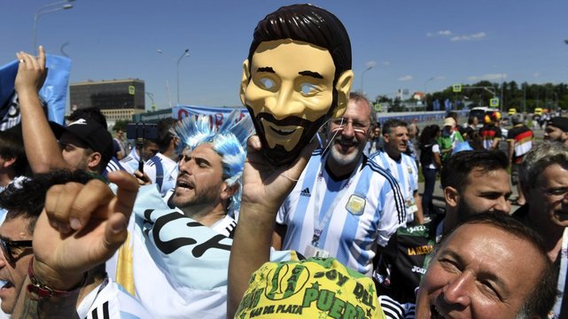 Los hinchas argentinos copan el estadio del Spartak de Moscú