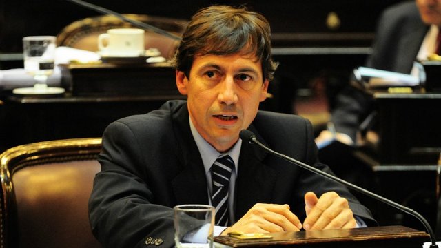 Encontraron muertos a la esposa y al hijo del senador Luis Naidenoff
