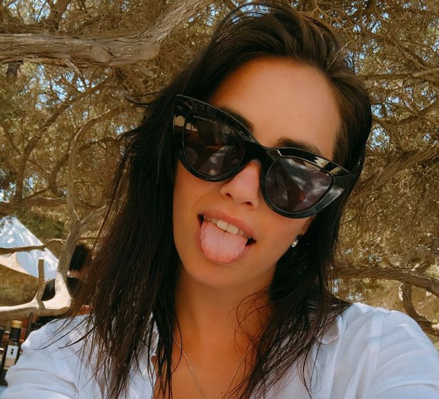 Lali ratonea a los argentinos con sus fotos desde Ibiza
